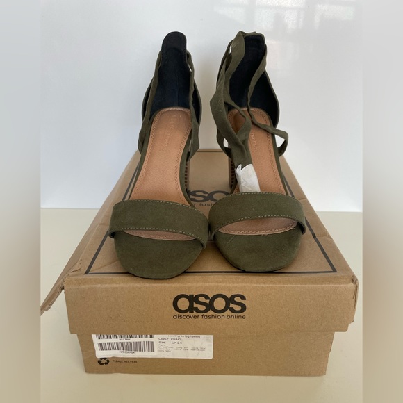 BNWT ASOS DESIGN Wide Fit Howling tie leg block heeled sandals khaki UK2.5/US4.5 - Picture 3 of 3